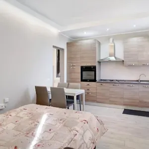 Apartamento Casa Sanremo Tiziano Parking Gratis Spiaggia 15 Minuti A Piedi, San Remo